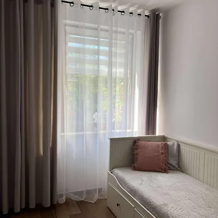 Sara Z Balkonem Apartmán *