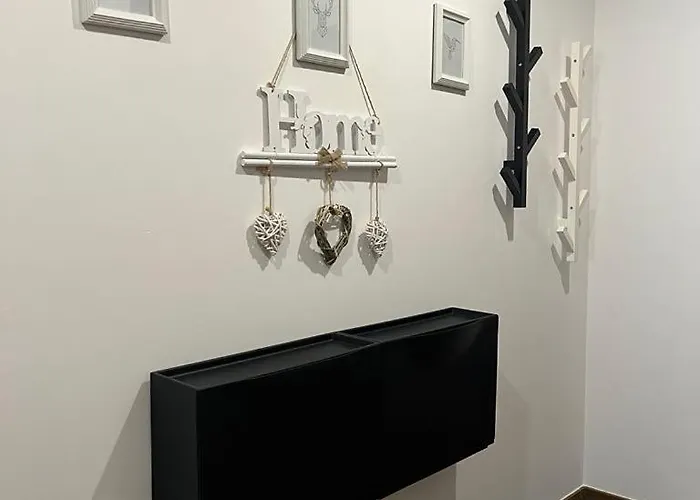 Sara Z Balkonem 아파트