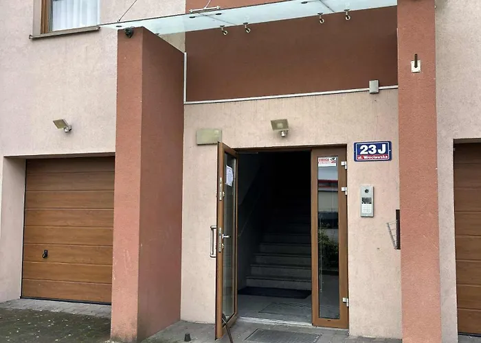 Sara Z Balkonem 아파트